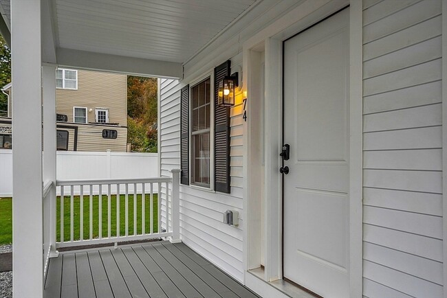 Building Photo - 74 Smith St