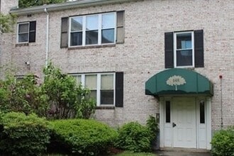 Building Photo - 148 Newton St