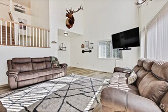 Building Photo - 1496 Pine Ridge Dr