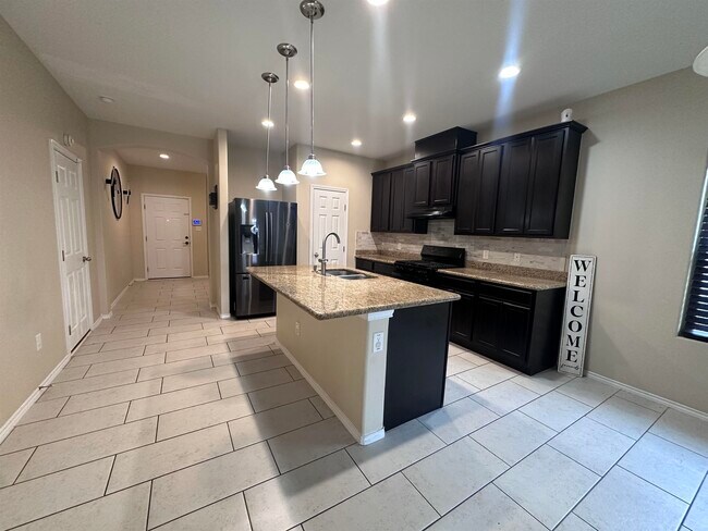 Building Photo - 5519 Shorthorn Dr