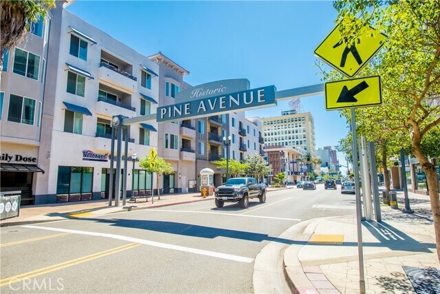 Foto del edificio - 433 Pine Ave