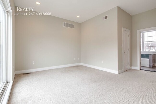 Building Photo - Graduate Hospital Townhome
