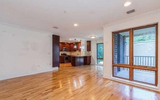 Foto del edificio - 17 Meadow Rd