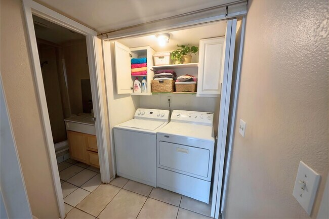 Foto del edificio - 452 E 9th Ave