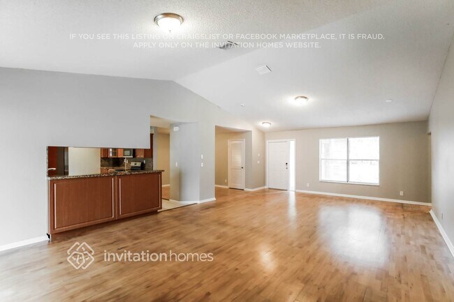 Foto del edificio - 365 NW 105th Dr