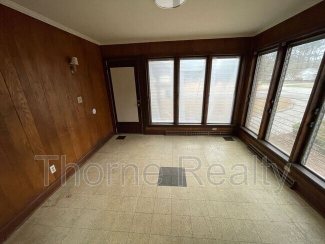Foto del edificio - 400 W Farmer St