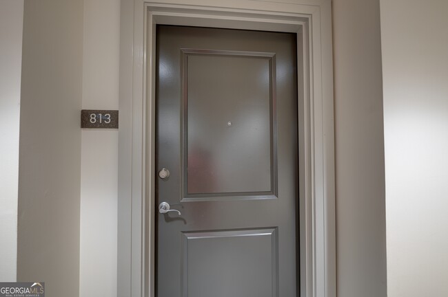 Foto del edificio - 3040 Peachtree Rd NW