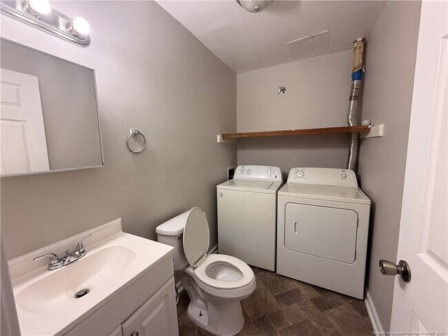 Foto del edificio - 5833 Aftonshire Dr