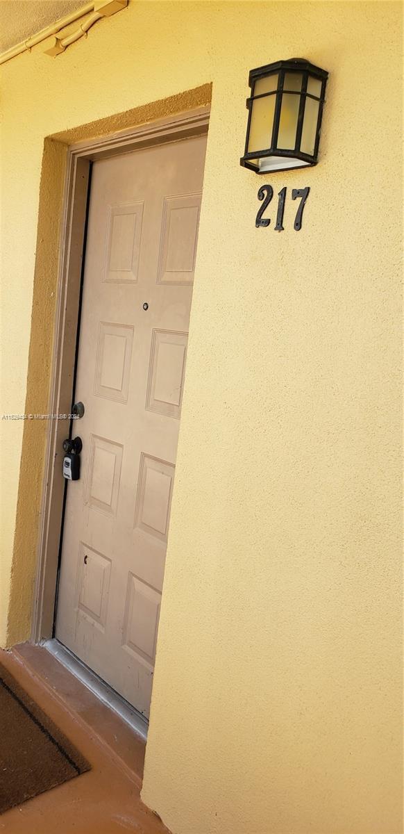 Building Photo - 11441 NW 39th Ct