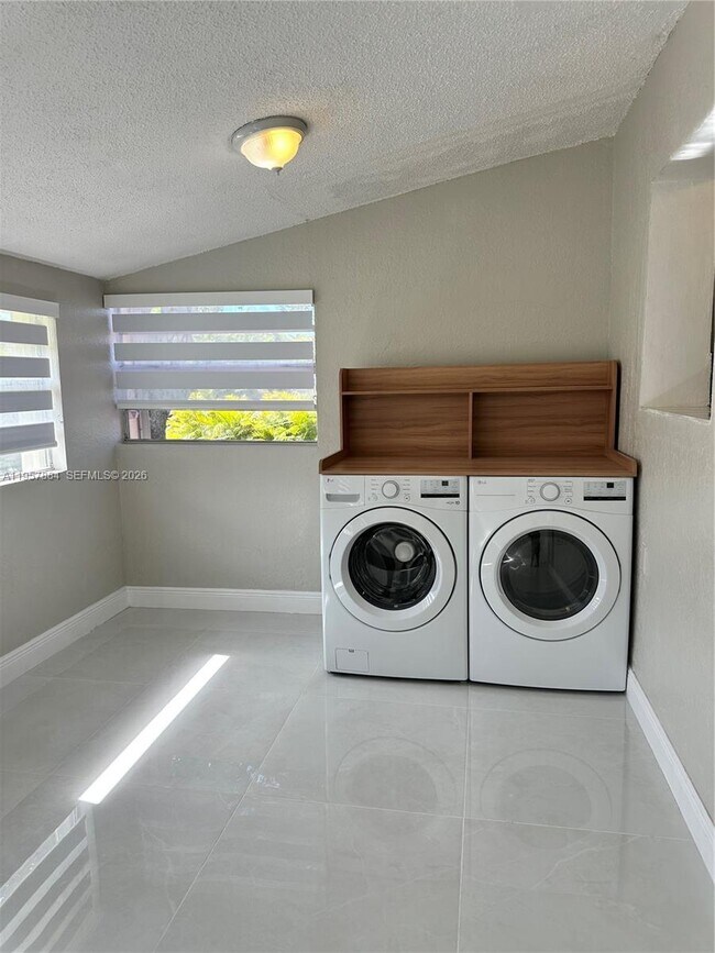 Foto del edificio - 9450 SW 181st Terrace