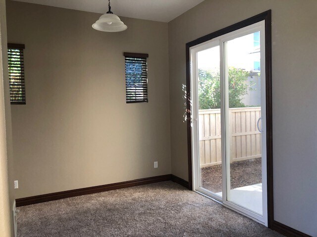 Foto del edificio - 31316 Strawberry Tree Ln