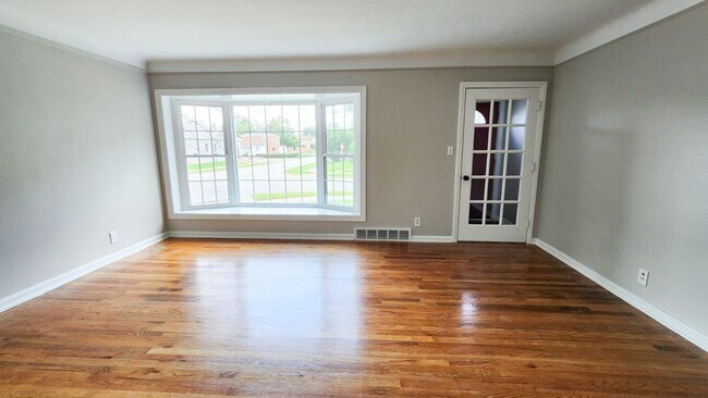 Foto del edificio - Charming 3 Bedroom Home South Euclid