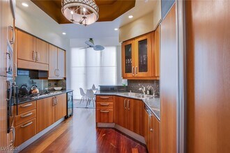 Building Photo - 2877 Paradise Rd