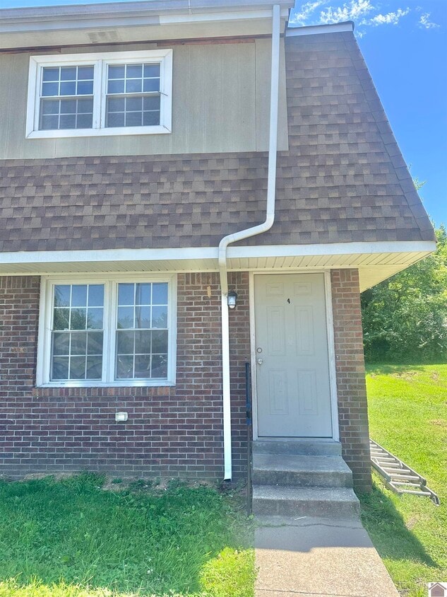 Primary Photo - 124 Barcelona Ct