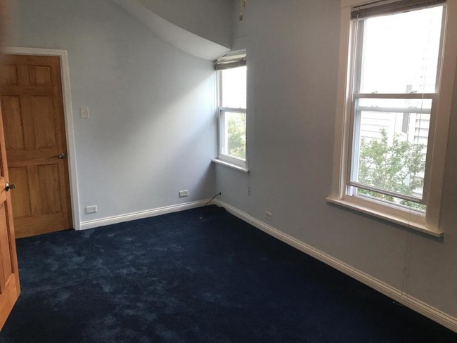 Foto del edificio - 4931 N Bell Ave