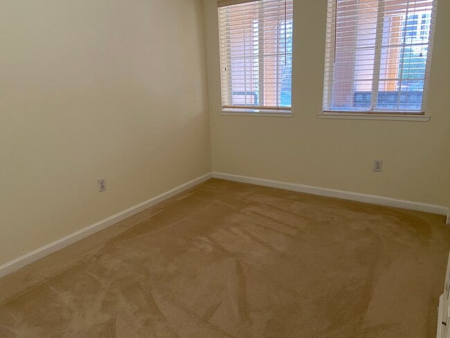 Building Photo - 105 Stone Pine Ln