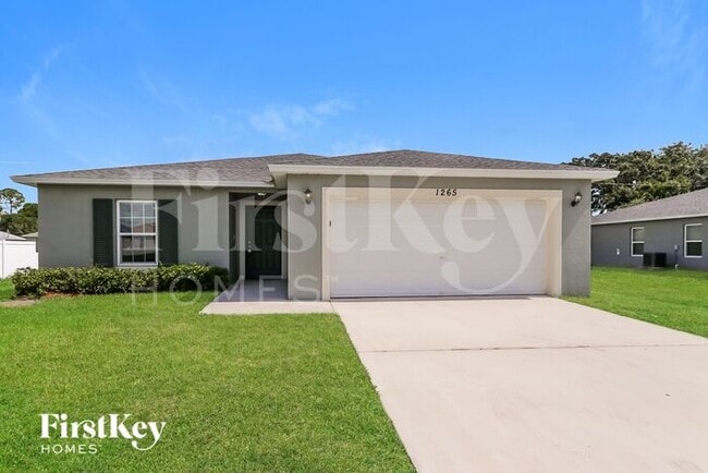 Building Photo - 1265 SW Century Ave