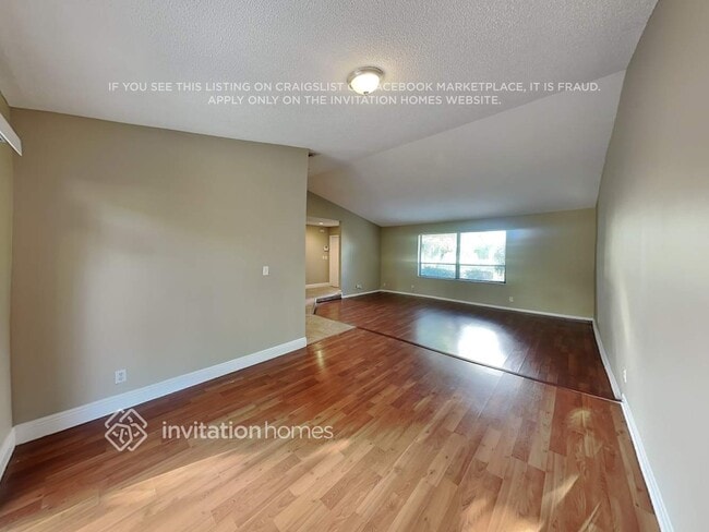 Building Photo - 9640 Richmond Cir