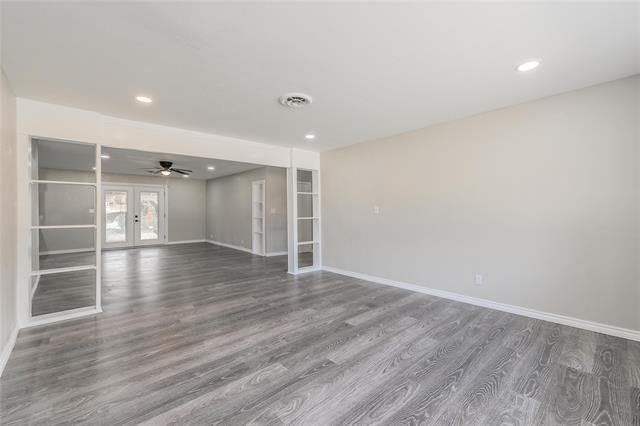 Building Photo - 1305 Sproles Dr