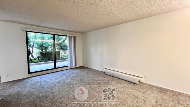 Foto del edificio - Large 1 bedroom with courtyard view includ...