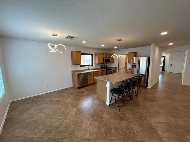 Building Photo - 3126 W Zachary Dr