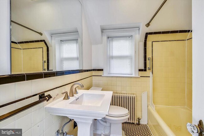 Foto del edificio - 400 Meadow Ln