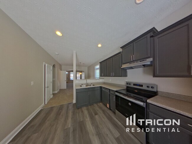 Building Photo - 232 Daisy Cir