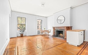 Building Photo - 44 Remsen St