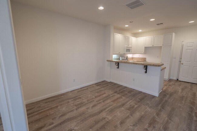 Foto del edificio - The Palisades -  3 Bedroom Townhome for Rent in Stevenson Ranch!