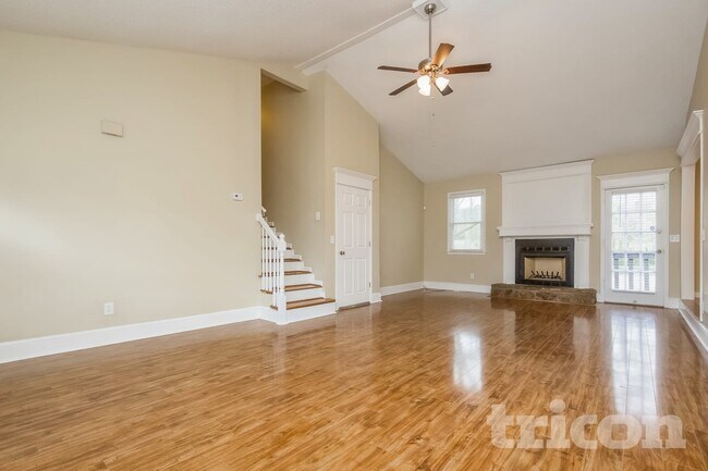 Foto del edificio - 125 Wayside Dr