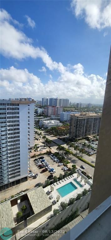 Foto del edificio - 1980 S Ocean Dr