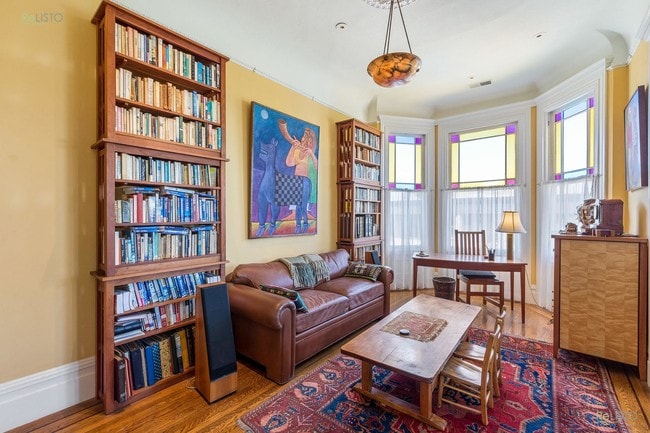 Building Photo - Cole Valley 3 Bed Furnished Apartment