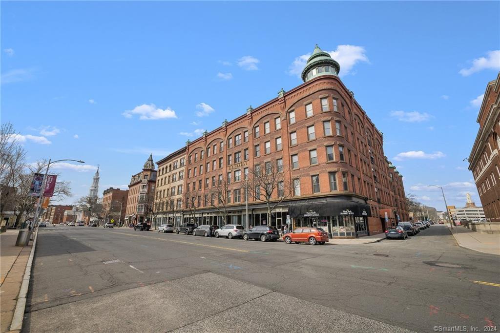 1 Linden Pl Unit 206, Hartford, CT 06106 Condo for Rent in Hartford