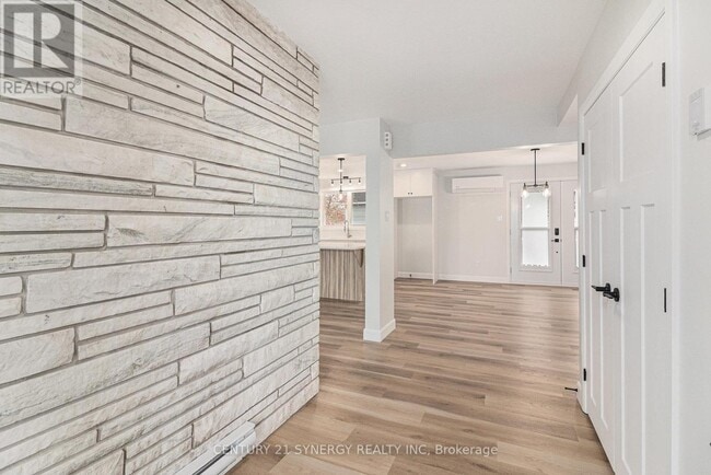 Building Photo - 24 Champagne St