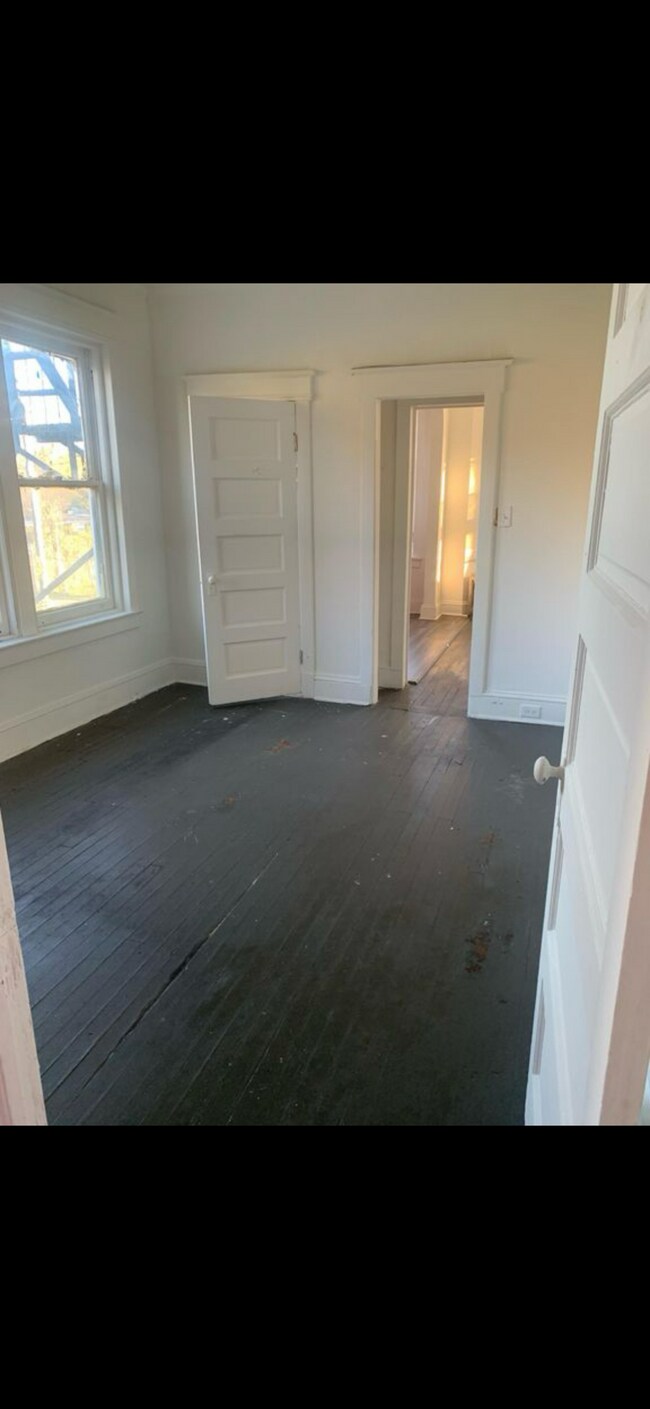 Foto del edificio - 542 E State St