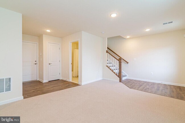 Building Photo - 1801 Noyack Ln