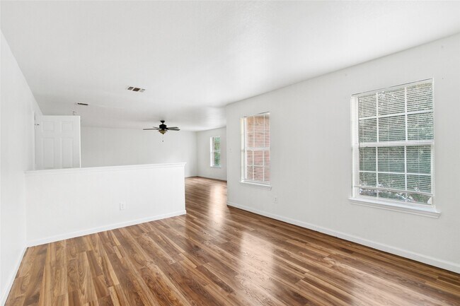 Foto del edificio - 7938 Chatham Springs Ln