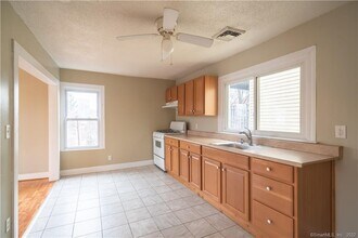 Building Photo - 762 State St