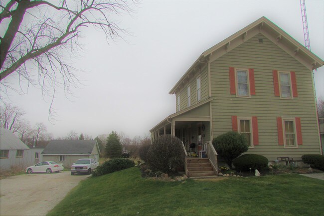 Seperate drive w/ garage - 797 E Main St