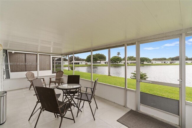 Foto del edificio - 8631 NW 12th St
