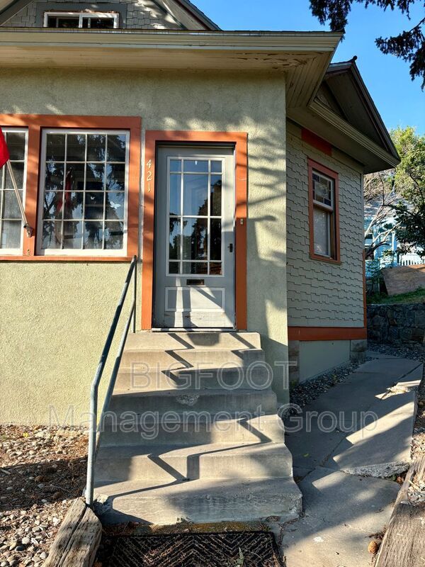 Foto principal - 228 N Davis St