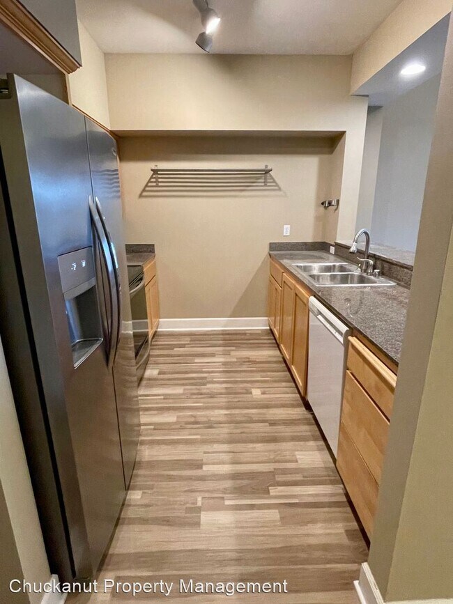 Building Photo - 2 br, 2 bath House - 251 W Bakerview Rd. #405