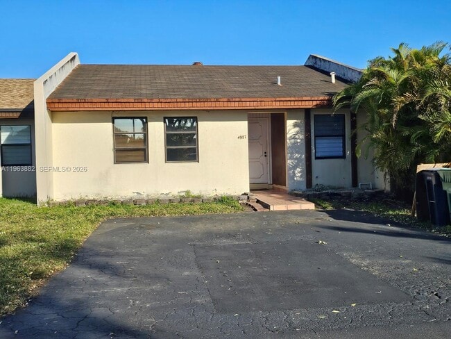 Building Photo - 4907 SW 137th Ct