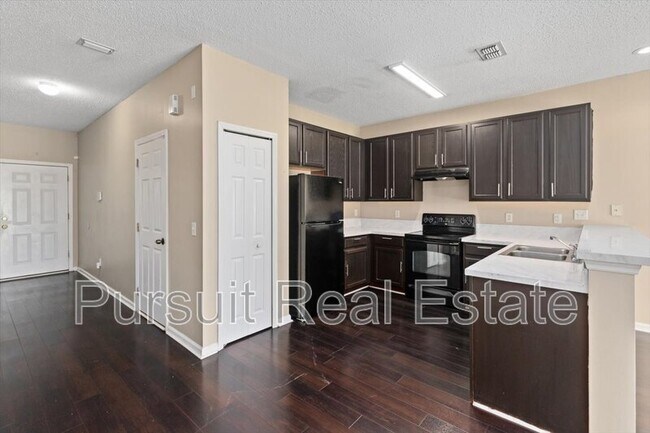 Foto del edificio - 8618 Ribbon Falls Ln
