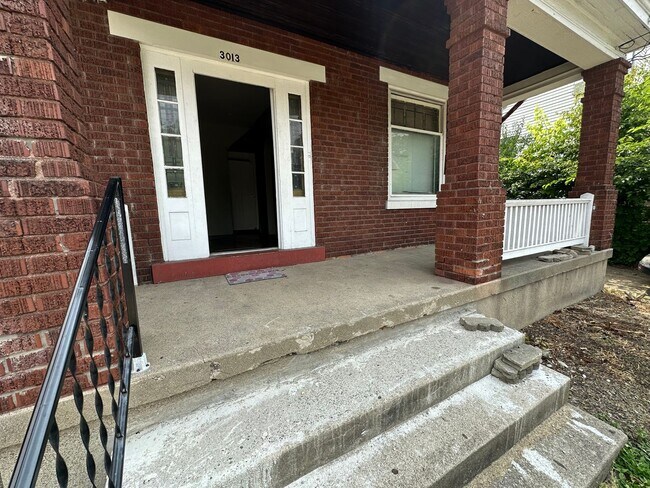 Building Photo - 3013 Glenway Ave