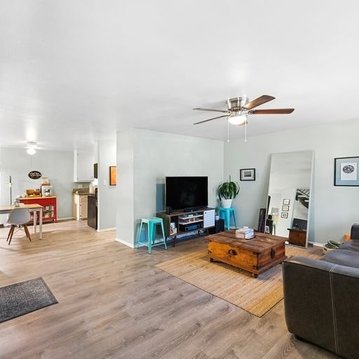 Interior Photo - 1535 Loma Ave