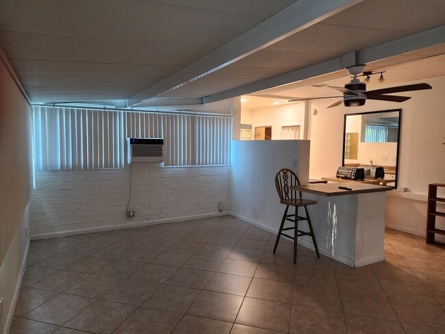 Building Photo - 465 SW 59th Ave