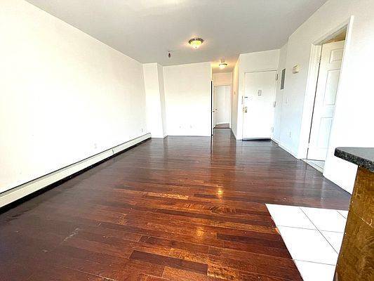 Foto del edificio - 59-37 Myrtle Ave