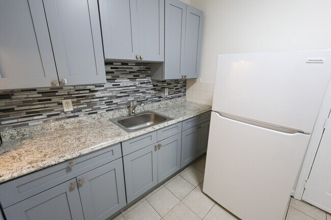 Building Photo - 127 Intervale St
