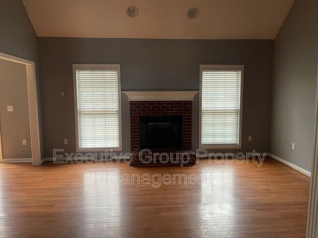 Building Photo - 2145 Crossfield Dr